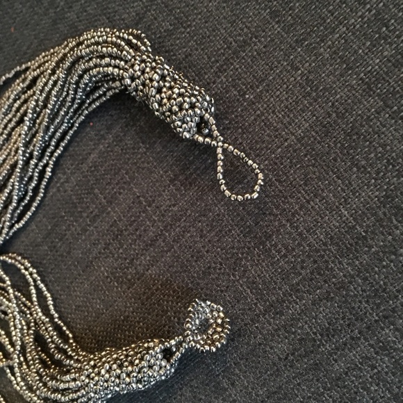 Dark grey / silver hand-beaded Mexican necklace - Picture 4 of 5